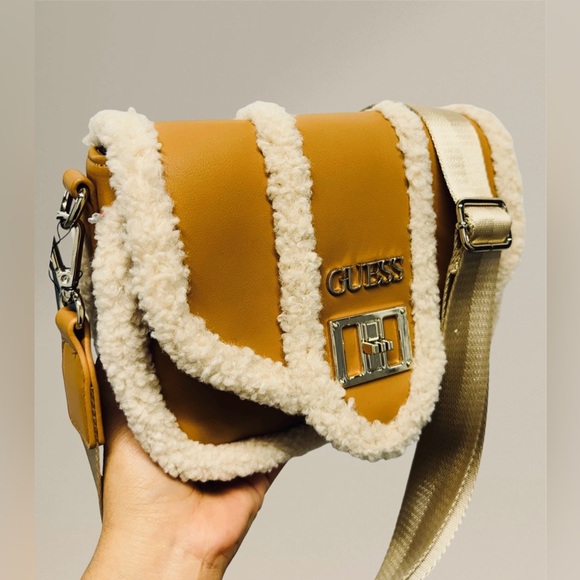 GUESS Factory Lizzie Sherpa-Trim Crossbody Natural Caramel - Picture 3 of 6